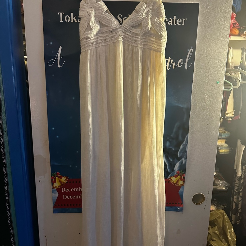 Elegant White Maxi Dress